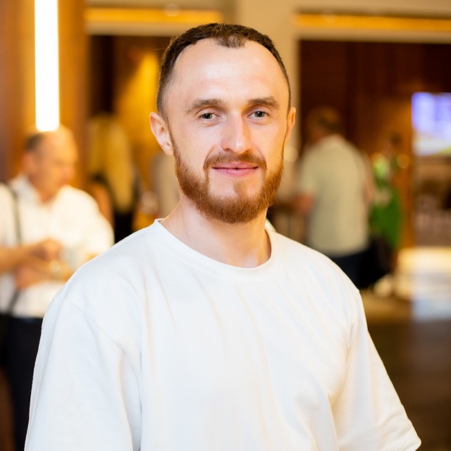 Владелец самой крупной академии по переговорам в Беларуси - Сергей Громов